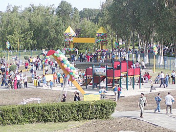 Primăria Constanţa începe din septembrie amenajarea de noi locuri de joacă pentru copii